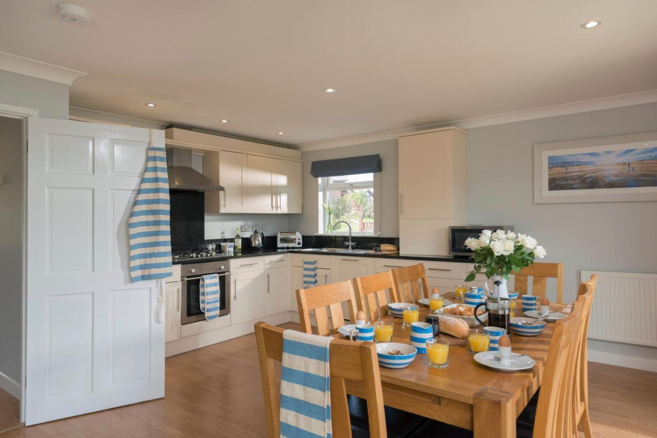 Fistral Hot Tub House For 8 On Retallack Resort New Quay Exterior foto