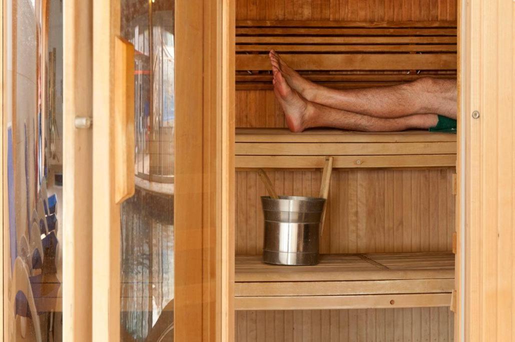 Fistral Hot Tub House For 8 On Retallack Resort New Quay Exterior foto